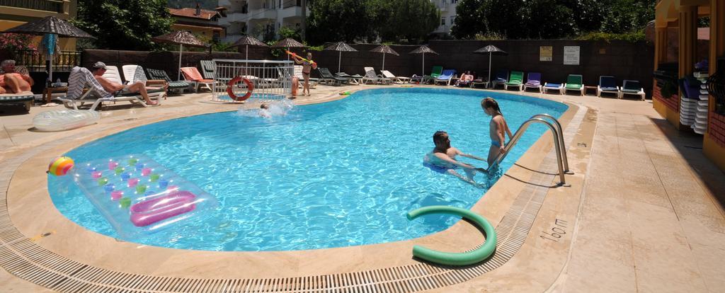 مرمريس Kleopatra Apartments Icmeler المظهر الخارجي الصورة